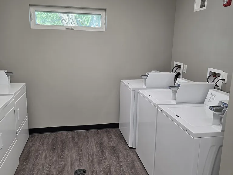 406 1st St #2C — Photo 7