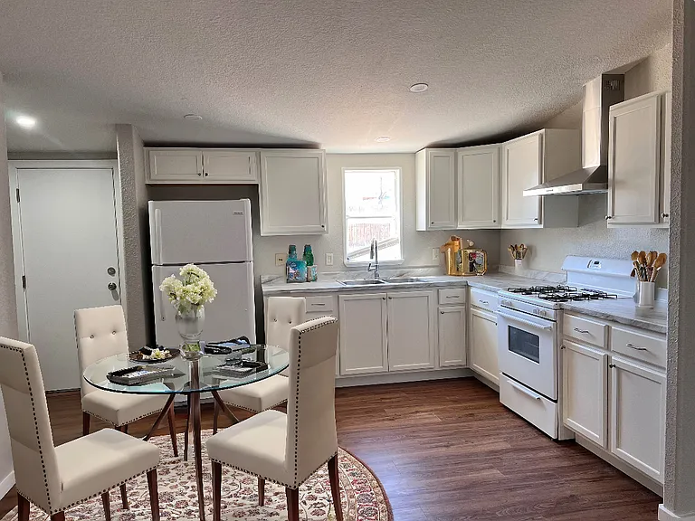 327 Galataneau St NW — Photo 3