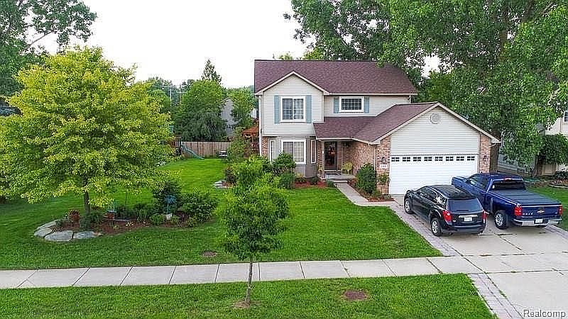 1st image of 109 Larchwood Ave