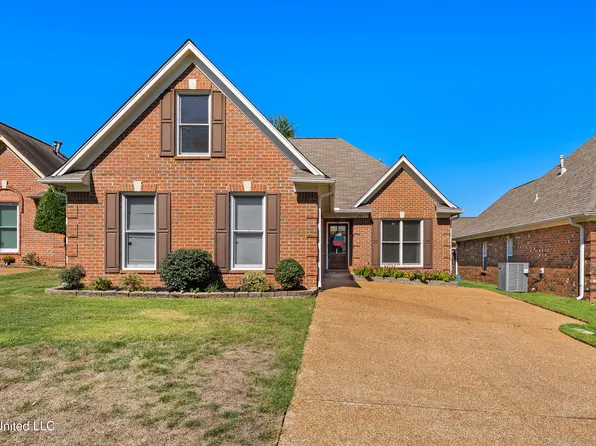 435 Fairway Oaks Dr, Hernando, MS 38632