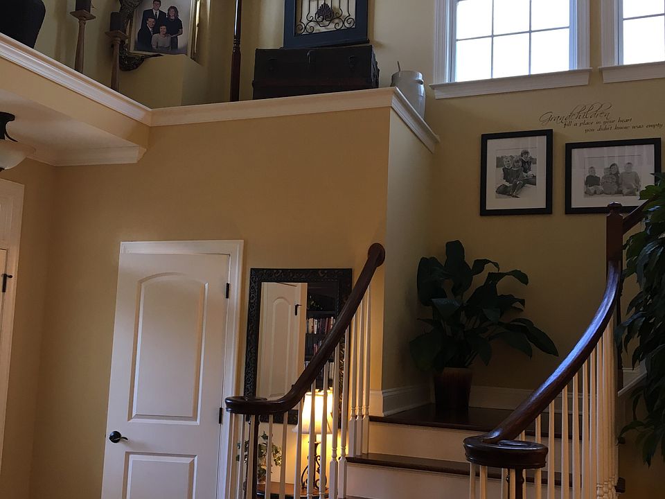 2-Story Foyer
