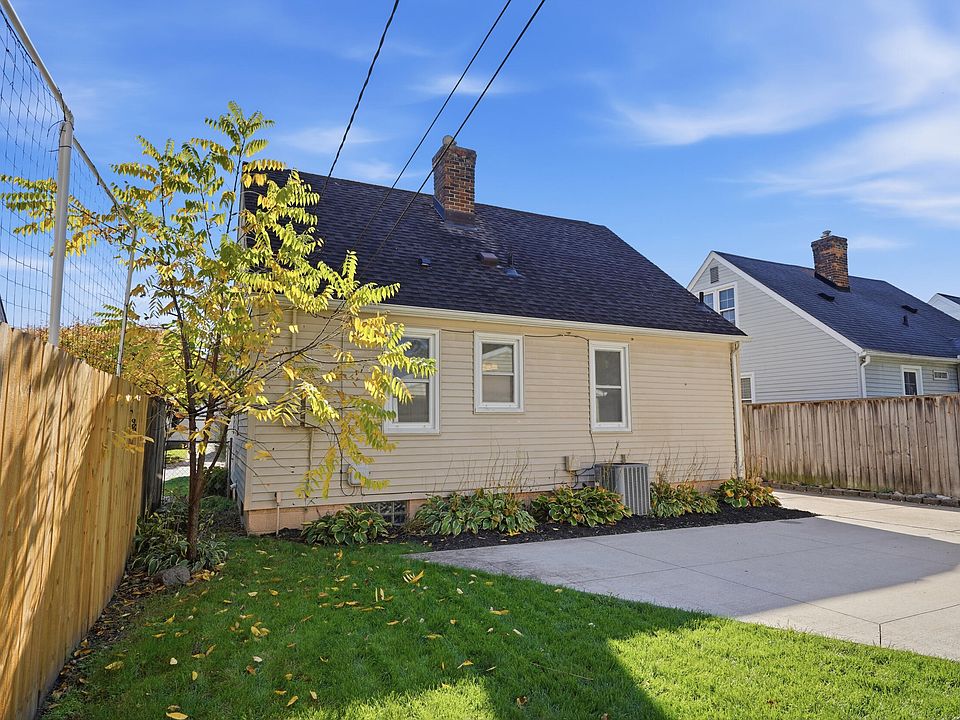 1875 Haynes St, photo 27