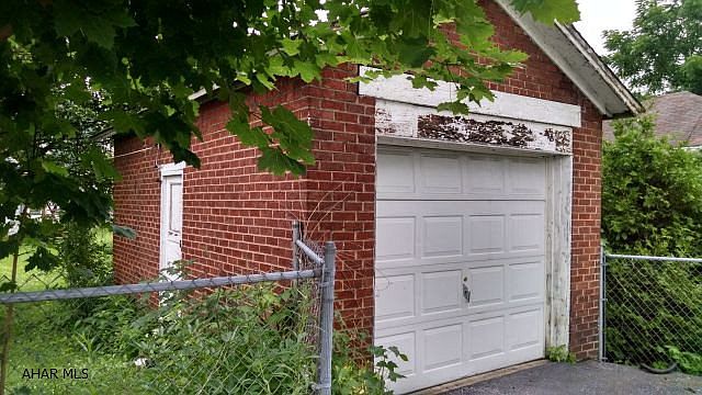 2nd image of 1211 Logan Ave