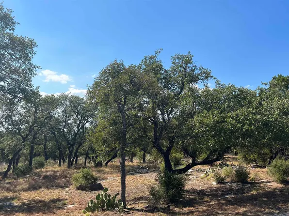 900 Cheyenne ST, Horseshoe Bay, TX 78657