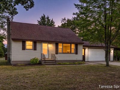 14092 152nd Ave, Grand Haven, MI, 49417