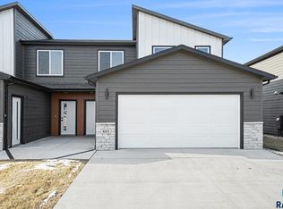 803 N Marquette Pl, Sioux Falls, SD 57110