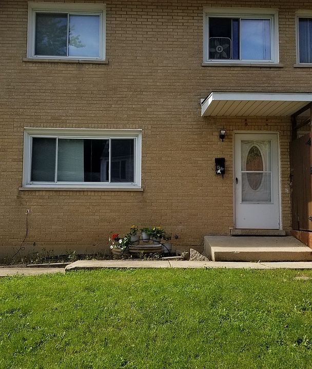 1st image of 1296 Prairie Ave Unit B