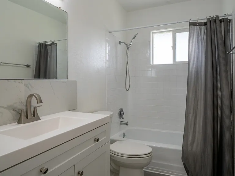 1125 N Mayfair Ave #6 — Photo 4