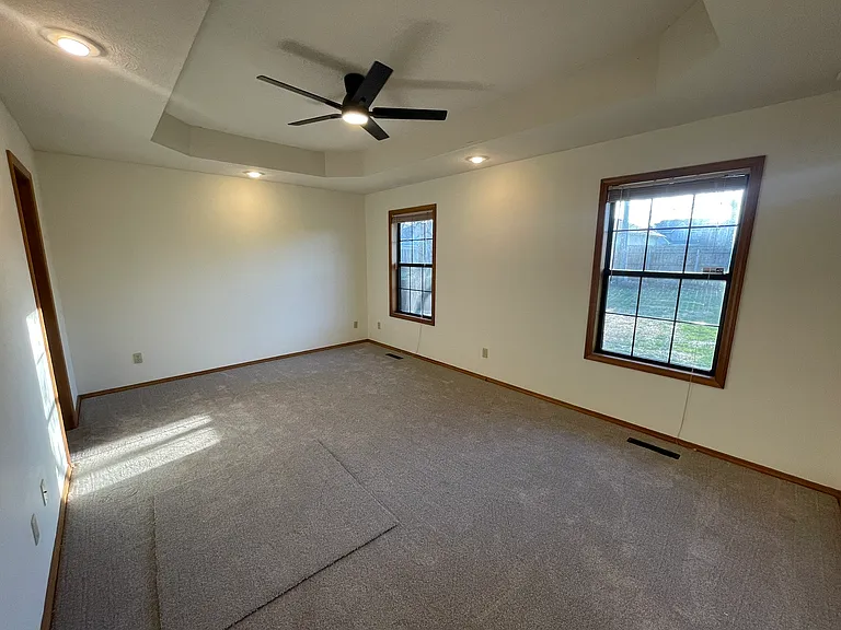 301 N Meadow St — Photo 10