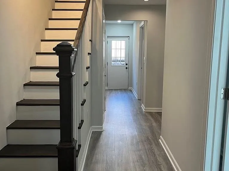 8 G St NE — Photo 13