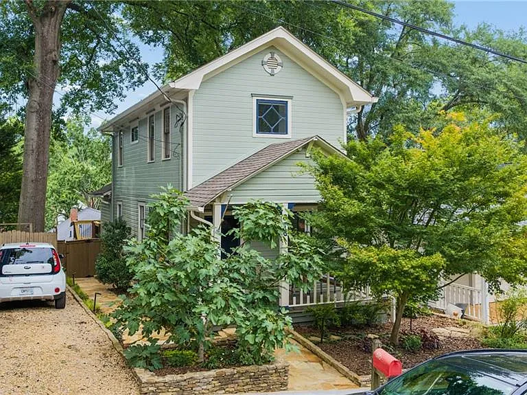 816 Virgil St NE — Photo 2