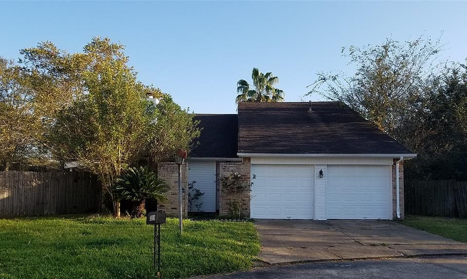 1st image of 2219 Victoria Ct