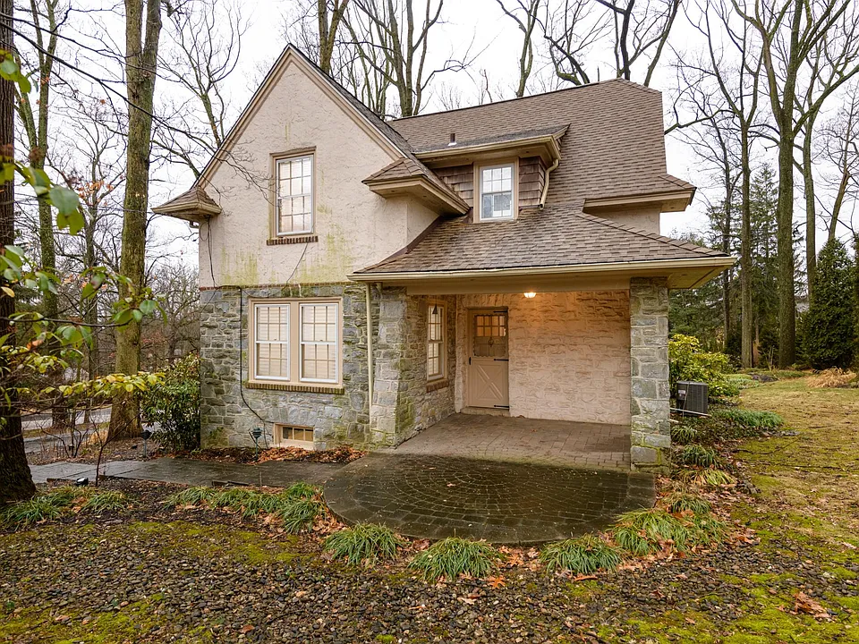 201 Pine Tree Rd