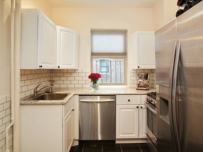 31 Queensberry St APT 12A, Boston, MA, 02215