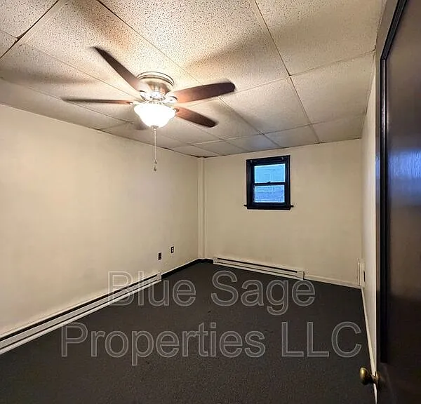 621 W 7th St #C — Photo 12