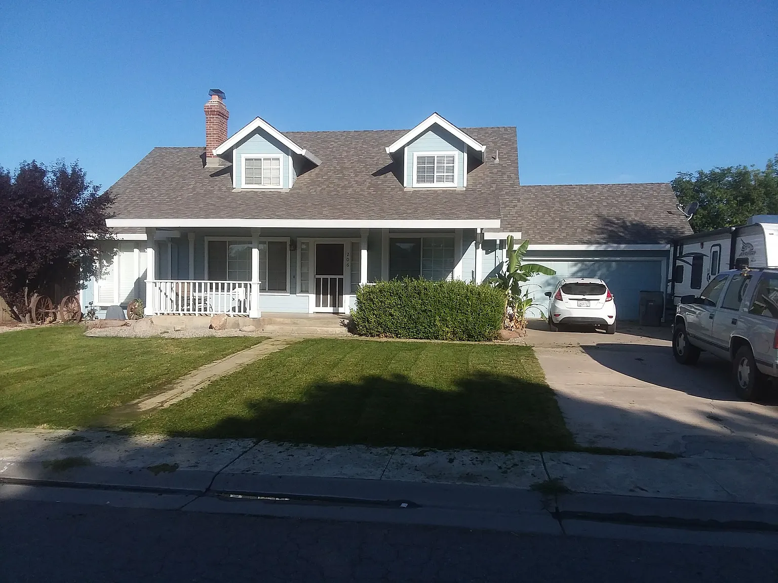 206 Country Club Dr photo 1