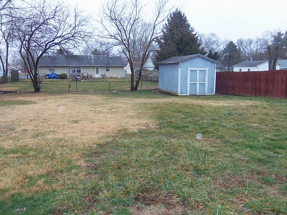4th image of 916 Firwood Dr