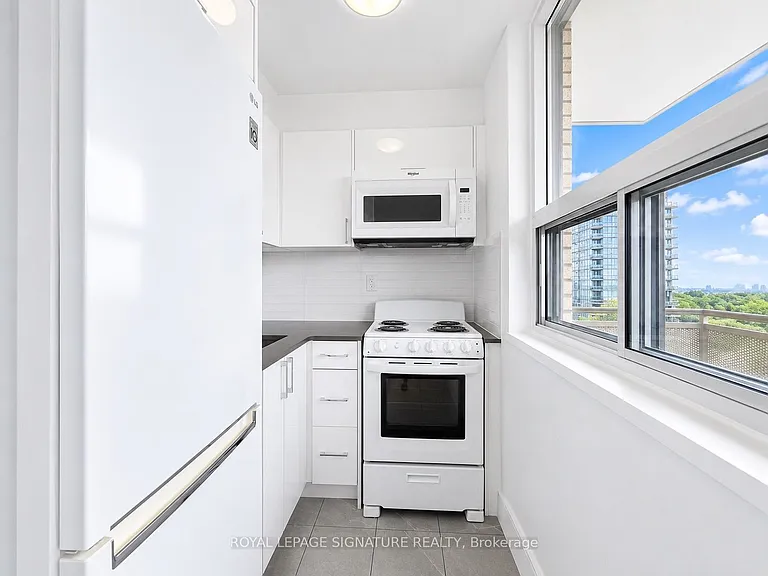 1500 Bathurst St #1201 — Photo 4