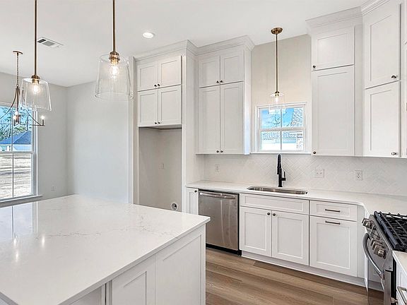 2nd image of 31497 Dunn Rd