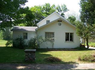 307 Maple St, Leroy, MI 49655
