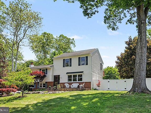 3rd image of 51 Martin Dr