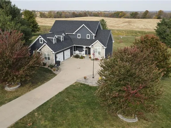 6 Tara Dr, Saint Joseph, MO 64507