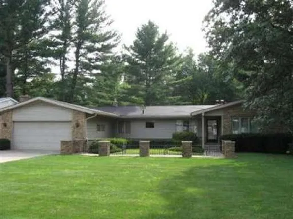 4909 Kimball Ave SE, Kentwood, MI 49508