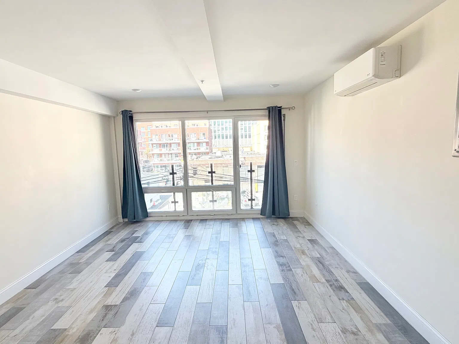 26-31 3rd Street — Photo 3