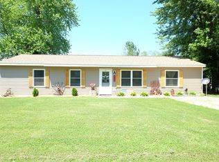 7326 Spruce St, Manito, IL 61546