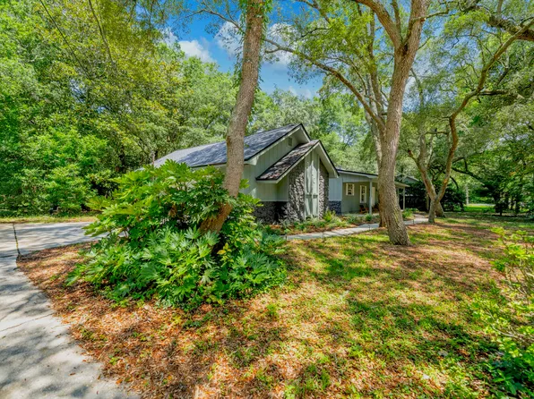910 Whisperwood Ln S, Fort Walton Beach, FL 32547