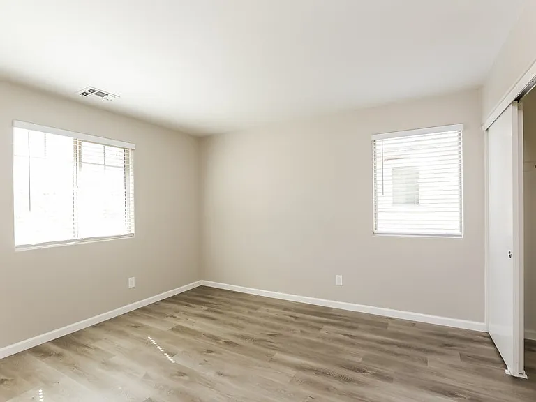 2670 N 73rd Dr — Photo 14