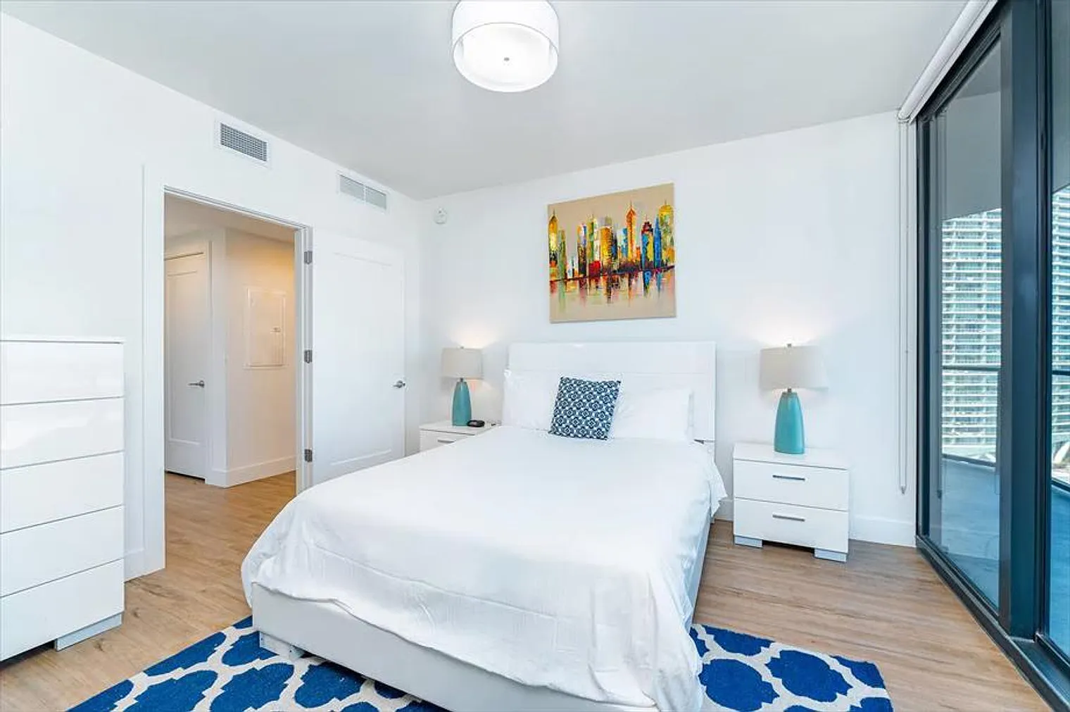 2 bed, 2.0 bath, 1054 sqft, $10,596 — Photo 3
