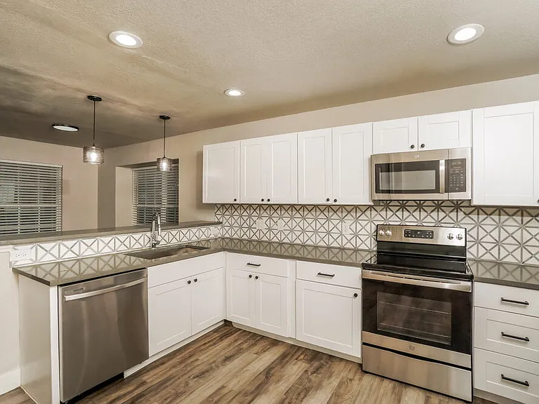 7310 Oswego Dr — Photo 9