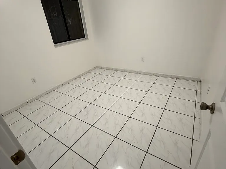 2735 W 61st St #106 — Photo 4