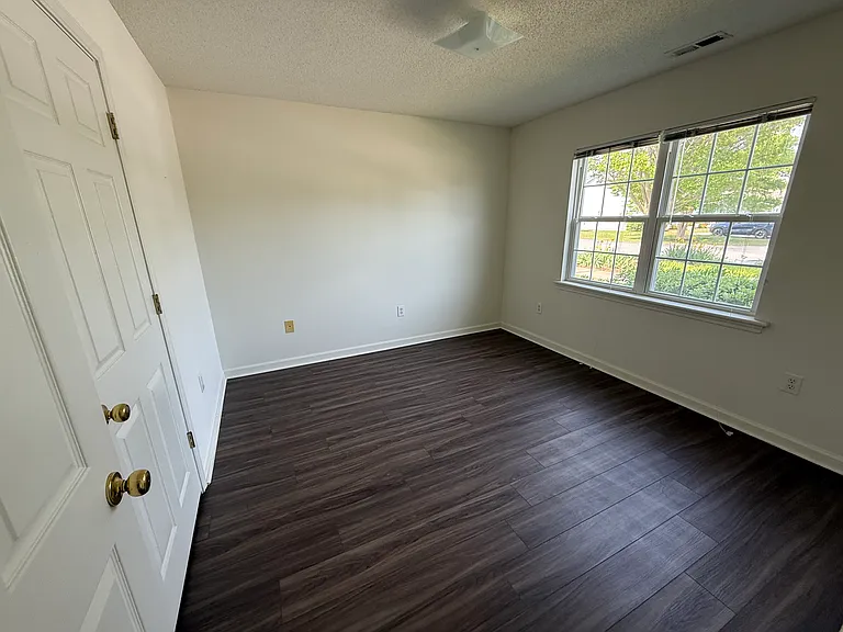 101 Courtyard E #101 — Photo 10