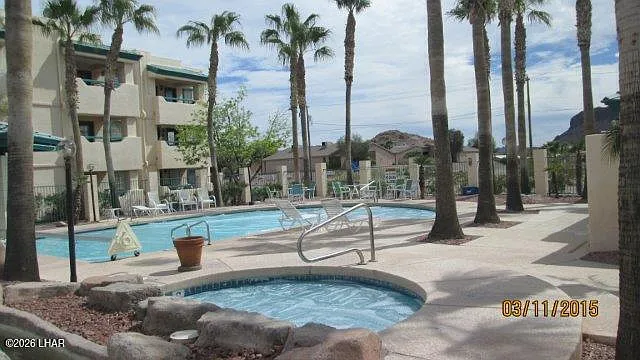2 bed, 2.0 bath, 915 sqft, $1,600 — Photo 3