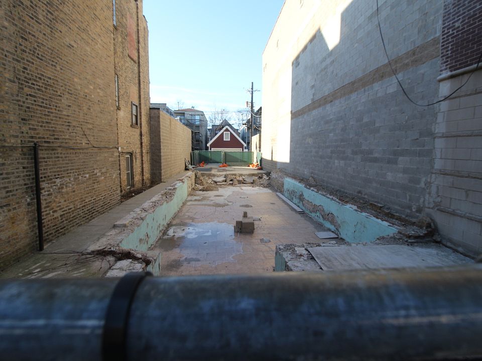1st image of 3714 N Southport Ave