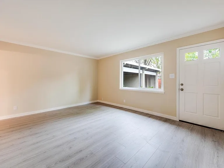 1382 Valota Rd — Photo 12