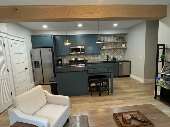 4165 Russell Blvd #2, Saint Louis, MO 63110