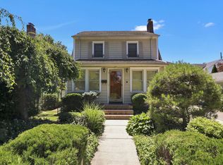 196 Carnation Ave, Floral Park, NY 11001