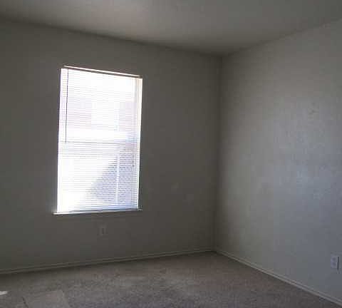 5th image of 2703 Alma Dr #A