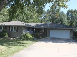 6 Oakwood Dr, Blue Grass, IA 52726