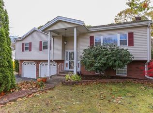 26 Pitman Dr, Reading, MA 01867