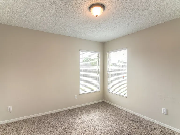 1247 Holly Springs Cir — Photo 7