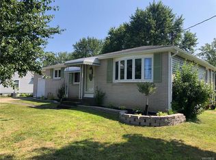 121 Broadway St, West Seneca, NY 14224