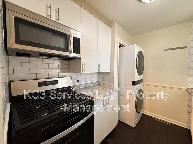 11108 Bennington Ave #A — Photo 4