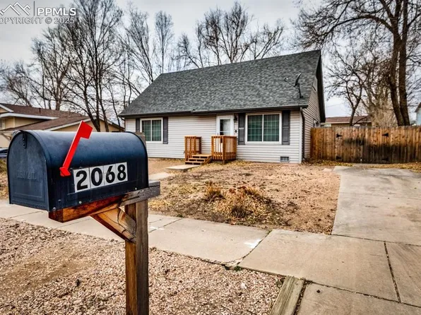 2068 Fernwood Dr, Colorado Springs, CO 80910