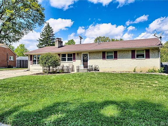 3rd image of 629 Cherry Blossom Dr