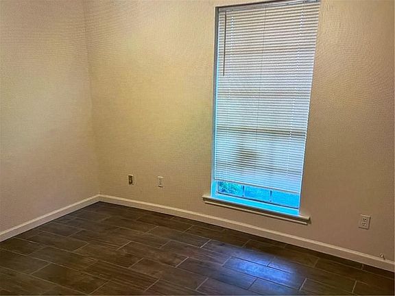 4th image of 8031 Arcadia Ln