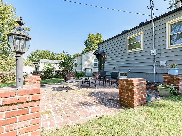 4423 Vance Ave — Photo 34
